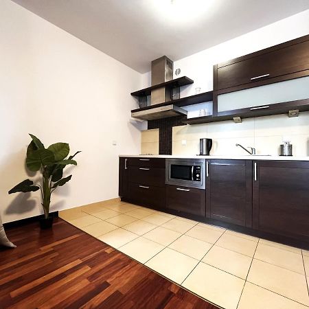 Jagielly Apartment ~ Self Check-In 24H ~ Parking & Lift Вроцлав Екстериор снимка