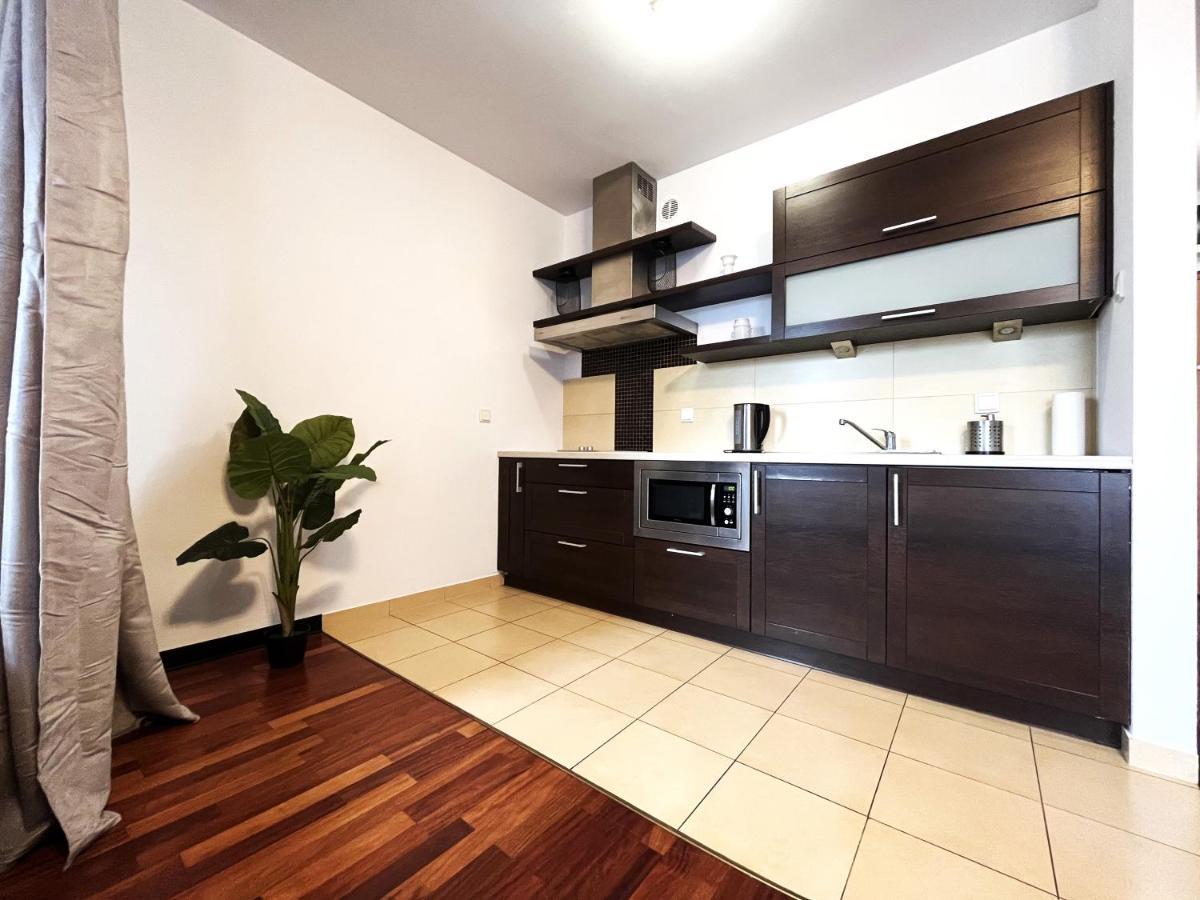 Jagielly Apartment ~ Self Check-In 24H ~ Parking & Lift Вроцлав Екстериор снимка