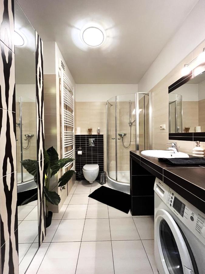 Jagielly Apartment ~ Self Check-In 24H ~ Parking & Lift Вроцлав Екстериор снимка