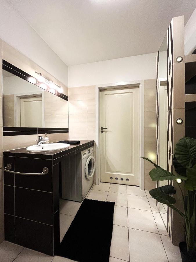 Jagielly Apartment ~ Self Check-In 24H ~ Parking & Lift Вроцлав Екстериор снимка
