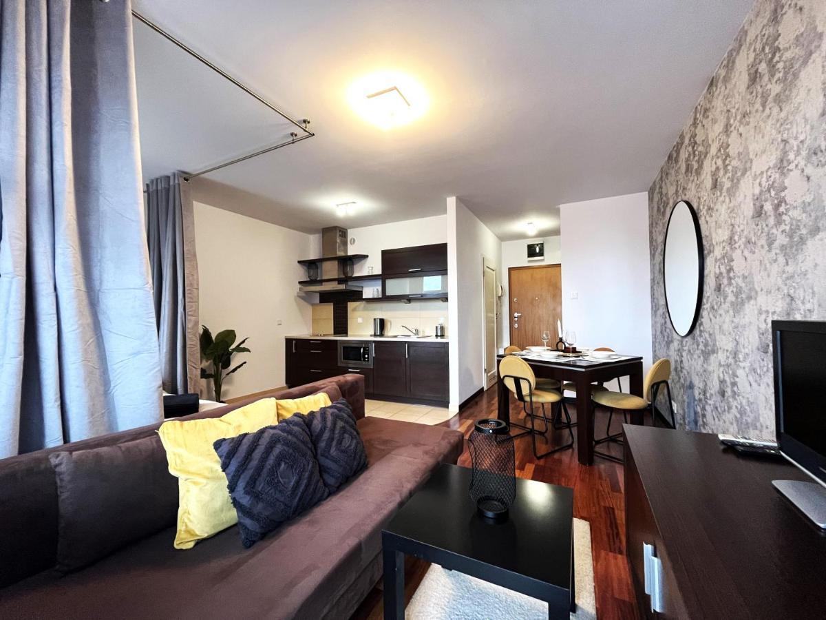 Jagielly Apartment ~ Self Check-In 24H ~ Parking & Lift Вроцлав Екстериор снимка